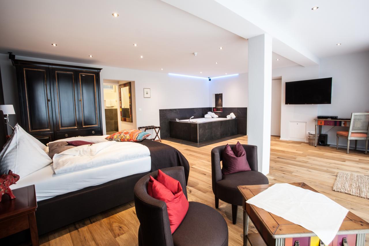 Hotel Riviera Loft Weggis Exteriör bild